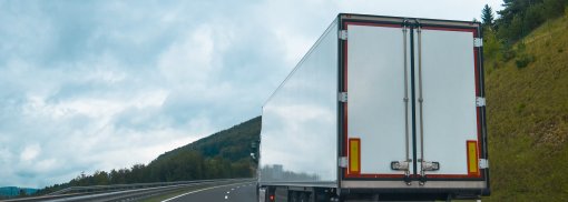 Fahrverbot für LKWs an Feiertagen und Sonntagen: Für wen gilt es? 